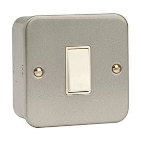 CL011 | Scolmore | 10A 1 Gang 2 Way Metalclad Switch | Superlec Direct